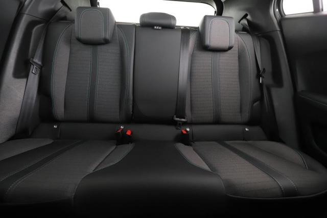 Peugeot 2008 image 2