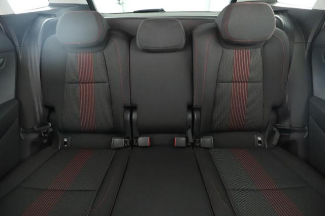 Skoda Karoq image 2