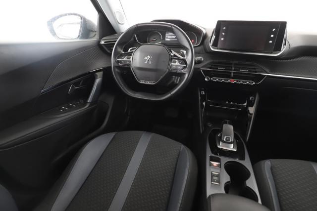 Peugeot 2008 image 1