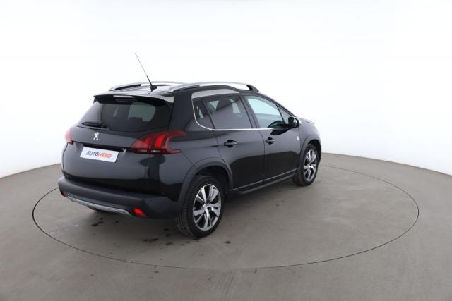 Peugeot 2008 image 8