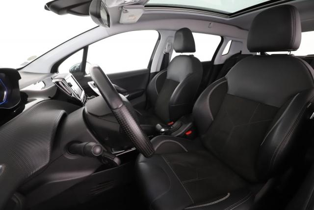 Peugeot 2008 image 9