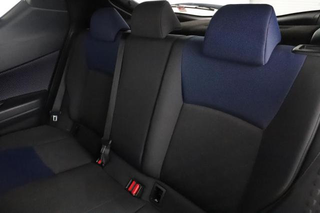 Toyota C-Hr image 6