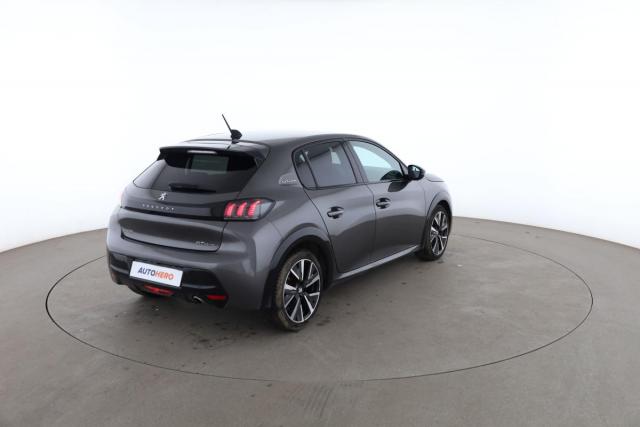 Peugeot 208 image 9