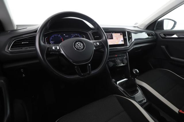 Volkswagen T-Roc image 7