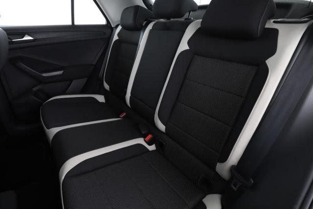 Volkswagen T-Roc image 3