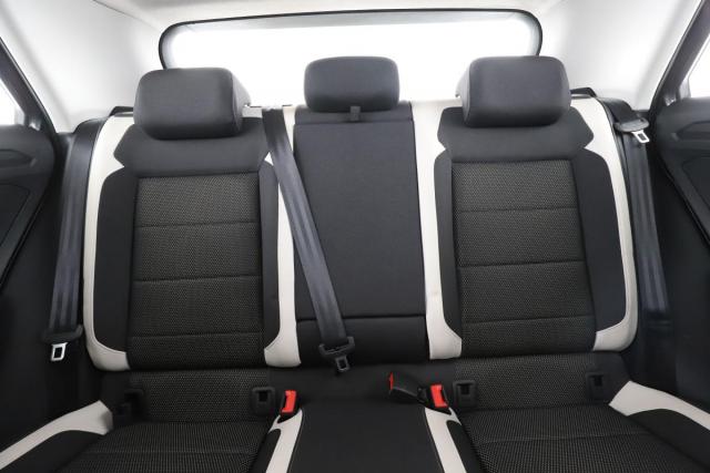 Volkswagen T-Roc image 9
