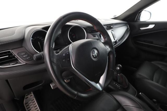 Alfa Romeo Giulietta image 6
