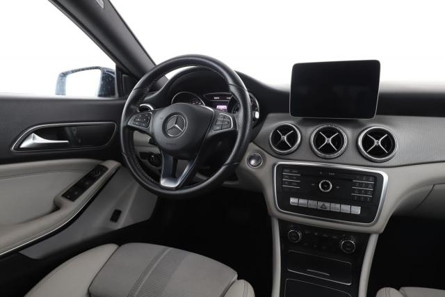 Mercedes Benz Cla image 9