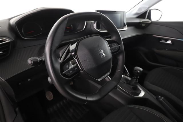 Peugeot 208 image 9
