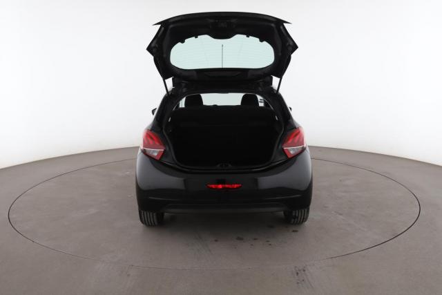 Peugeot 208 image 9