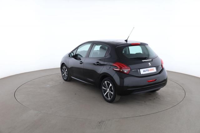 Peugeot 208 image 2