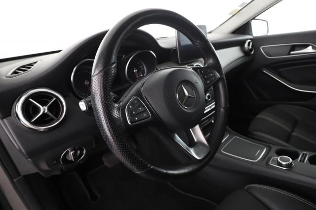 Mercedes Benz Gla image 5