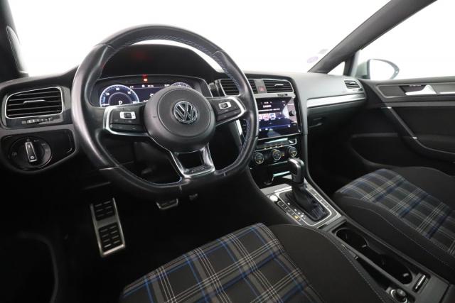 Volkswagen Golf image 6