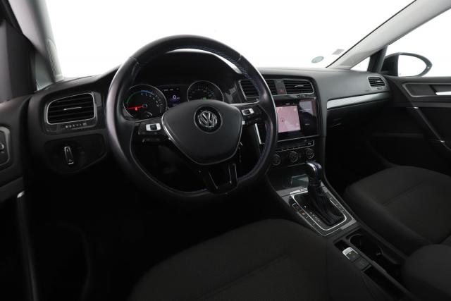 Volkswagen Golf image 8