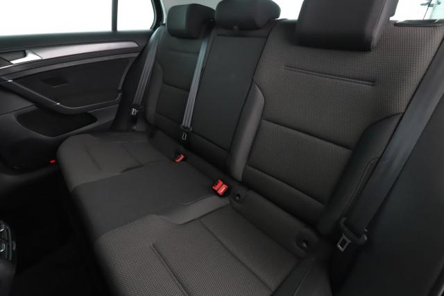 Volkswagen Golf image 4