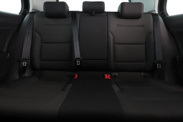 Volkswagen Golf image 3