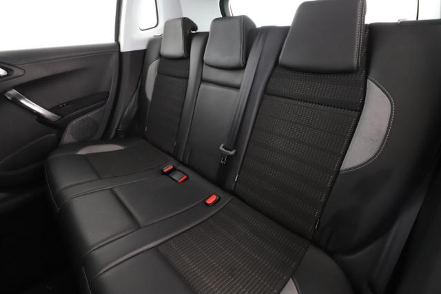 Peugeot 2008 image 2