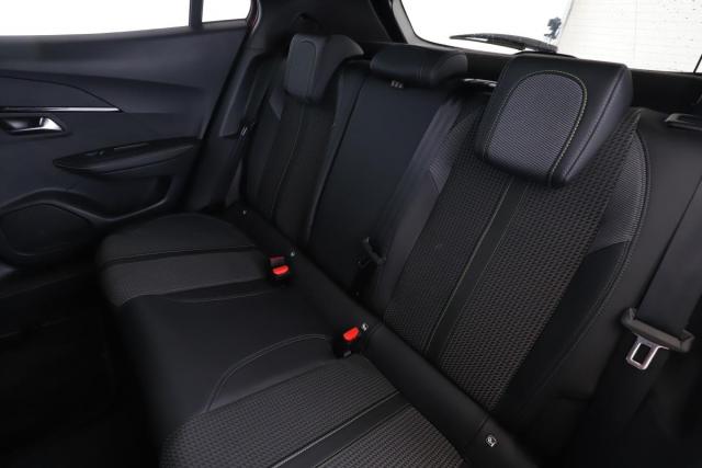 Peugeot 2008 image 8