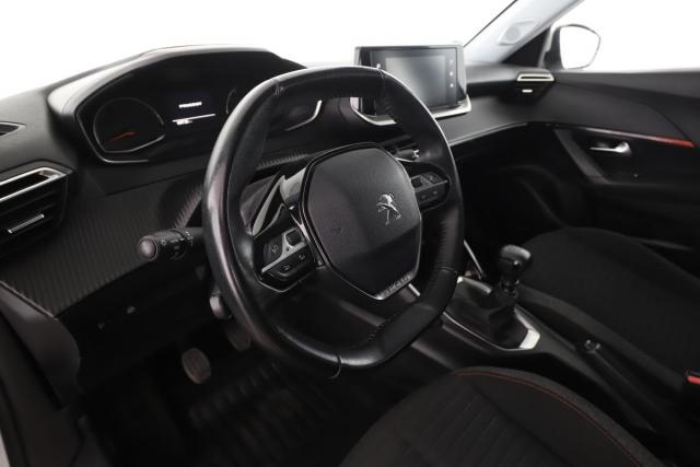 Peugeot 2008 image 8
