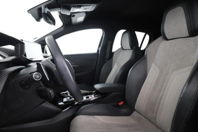Peugeot 208 image 8
