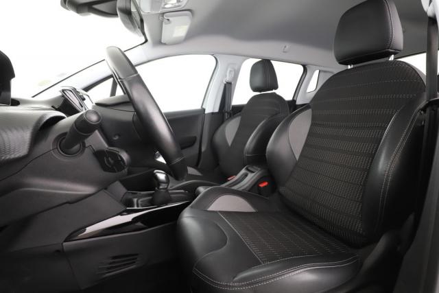 Peugeot 2008 image 6