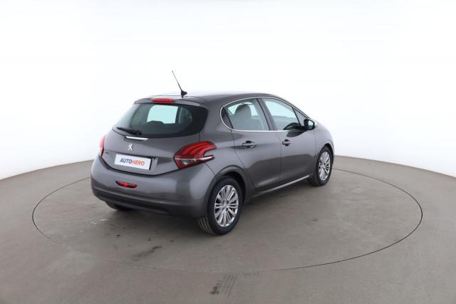 Peugeot 208 image 4