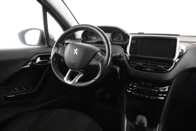 Peugeot 208 image 9