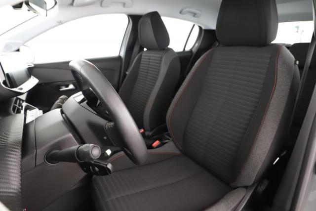 Peugeot 208 image 1