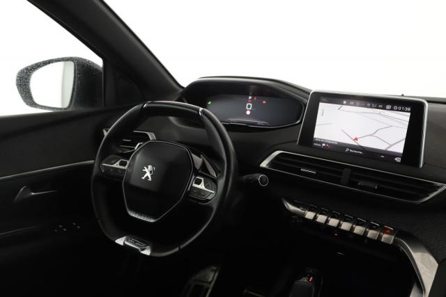 Peugeot 3008 image 2