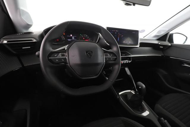 Peugeot 208 image 1