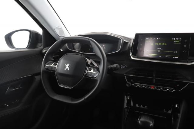 Peugeot 2008 image 8