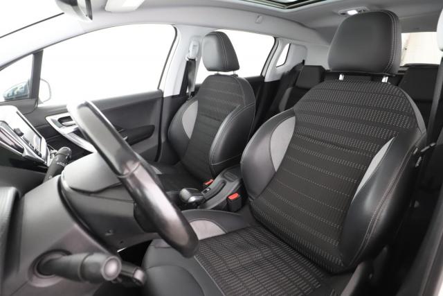 Peugeot 2008 image 8