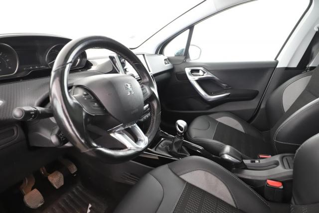 Peugeot 2008 image 6