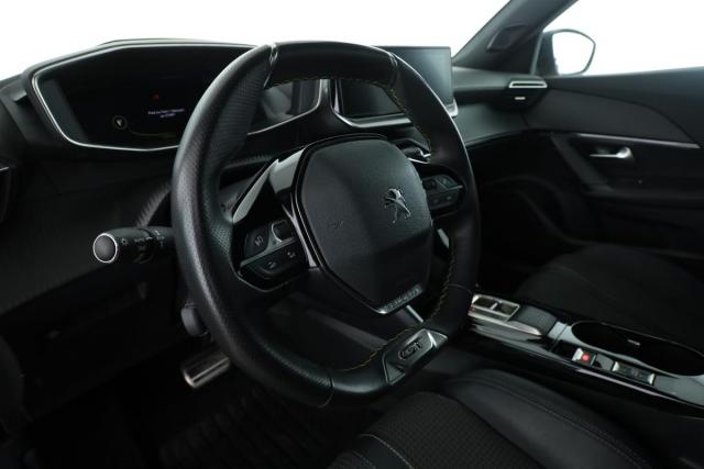 Peugeot 2008 image 3