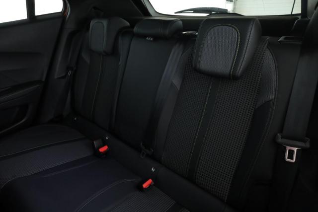 Peugeot 2008 image 9