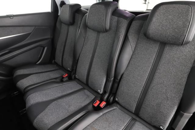Peugeot 5008 image 6