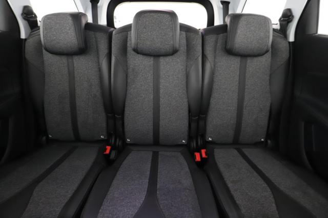 Peugeot 5008 image 9