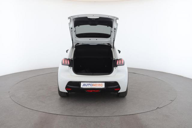 Peugeot 208 image 2