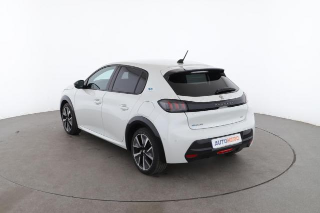 Peugeot 208 image 3