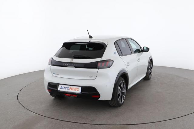 Peugeot 208 image 5