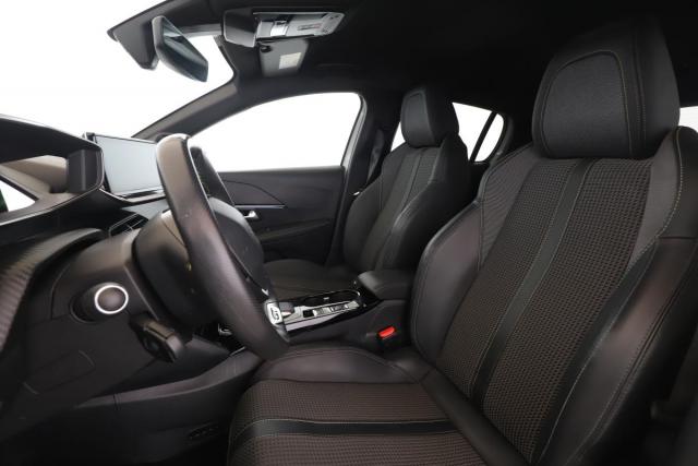 Peugeot 208 image 8