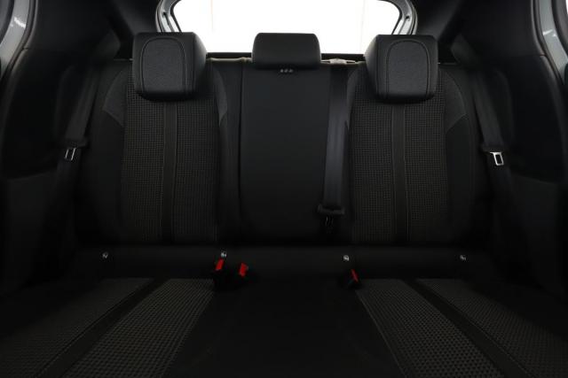Peugeot 208 image 7