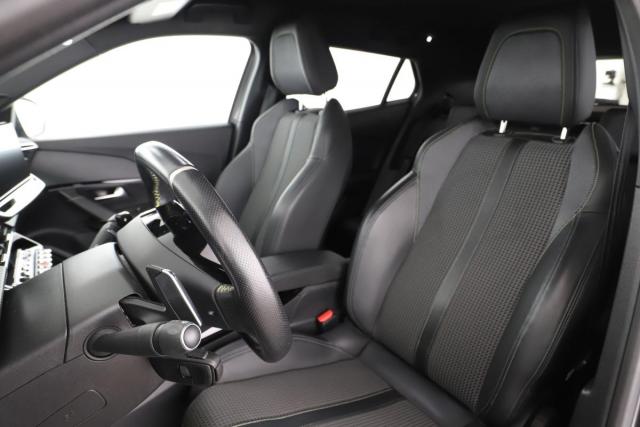Peugeot 2008 image 1