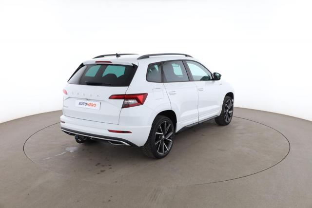 Skoda Karoq image 8