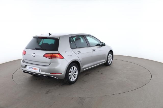 Volkswagen Golf image 2