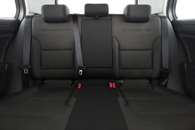 Volkswagen Golf image 9