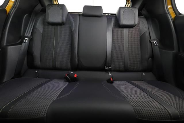 Peugeot 208 image 7