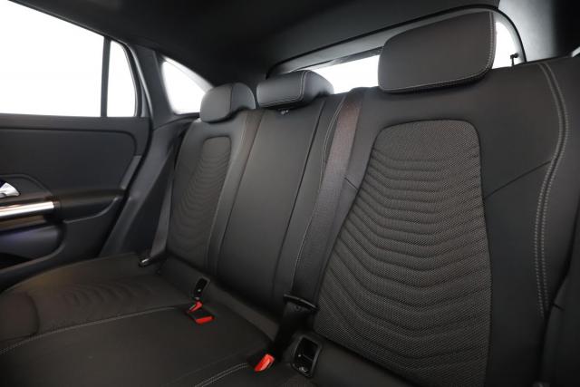 Mercedes Benz Gla image 3
