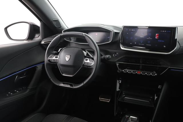 Peugeot 2008 image 8