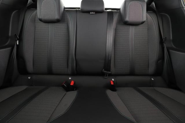 Peugeot 208 image 8